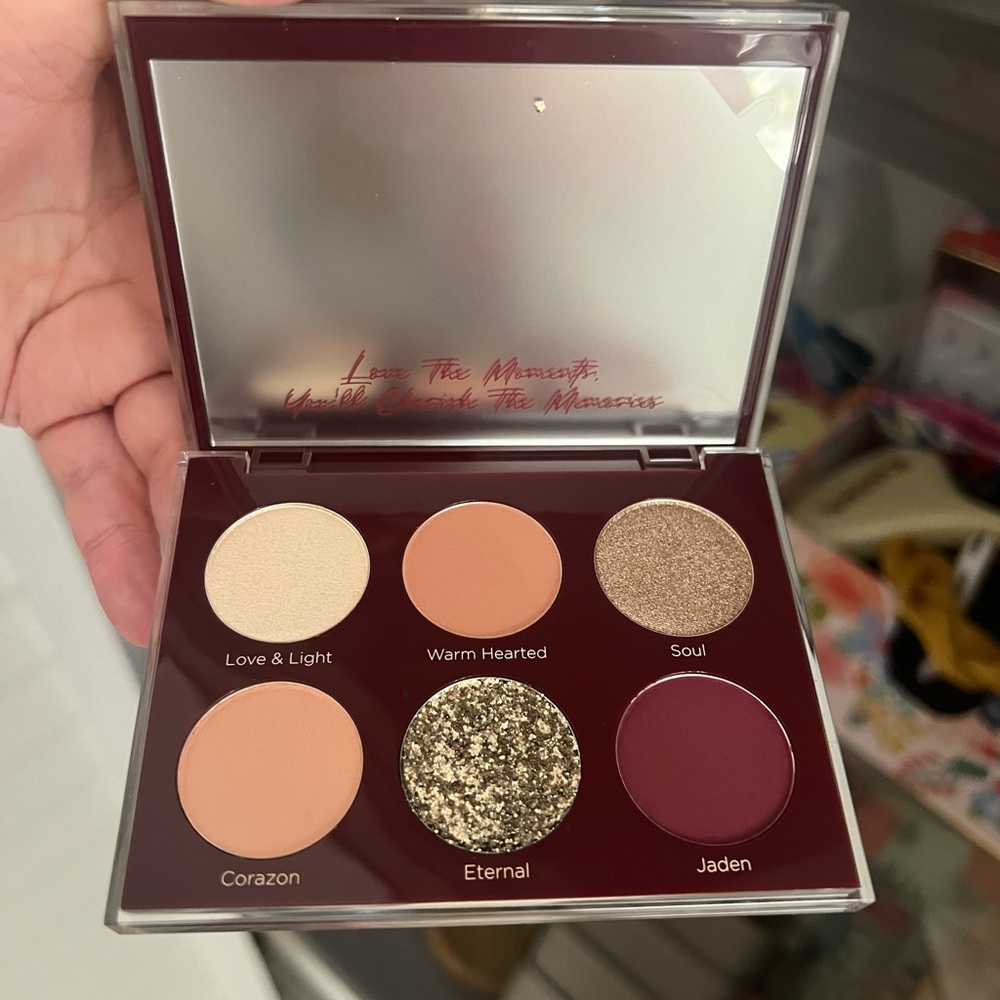 Dominique Cosmetics Unconditional Palette NEVER USED